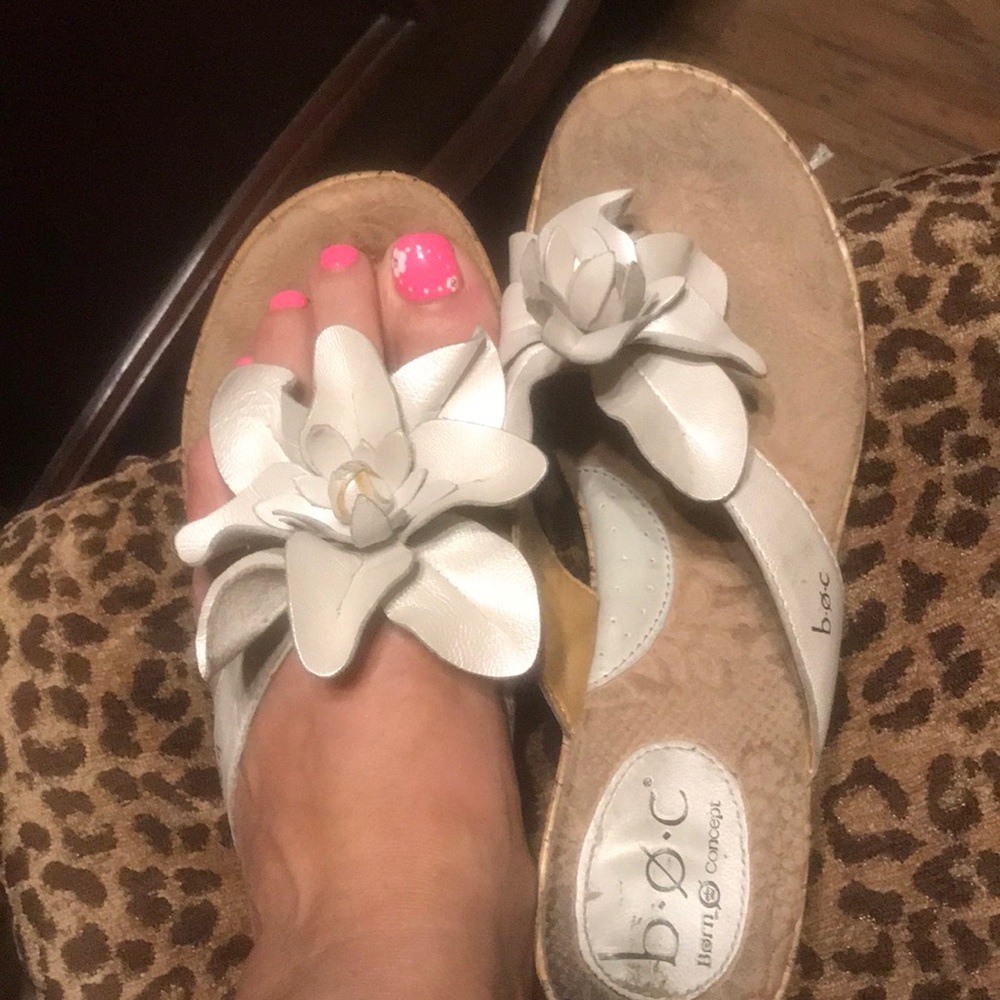 White pearl leather by Boc Born concept sandal